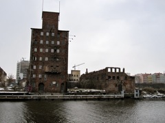 The old docklands, razed in 1995, still uncompleted.