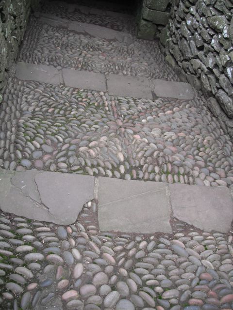 Cobblestone pavements