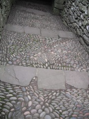 Cobblestone pavements